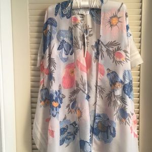 Big,Bold, Soft colors,Flowered Kimono